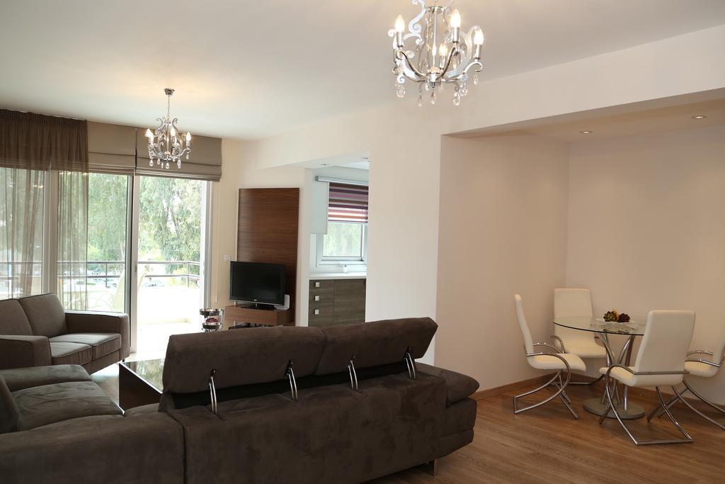 River Beach Apartments Лимасол Номер фото